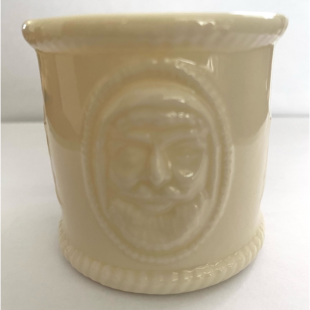 Belleek Santa Holly Berry Branch Porcelain Cup Mug Christmas 7th Mark Gold Stamp